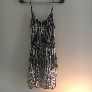 Fun, light romper with pockets!